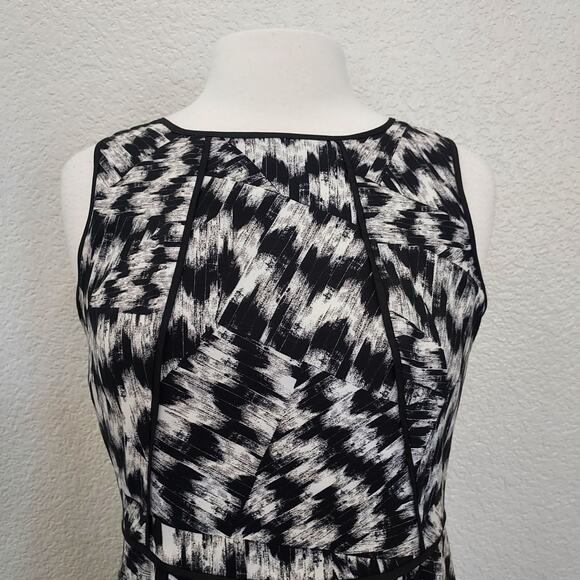 Vince Camuto Black & White Pleated Sheath Dress Size 6 - Picture 3 of 15